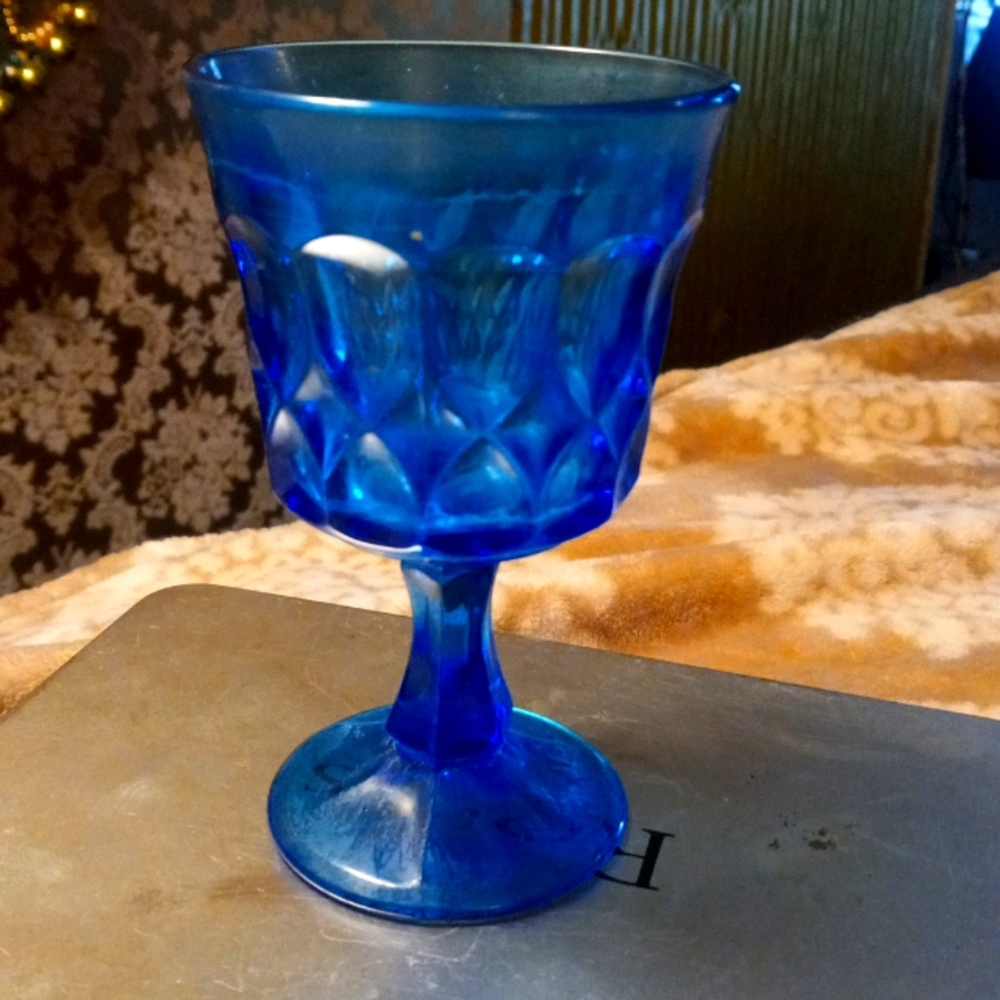 Tote # 2  Teal blue Noritake Perspective  Wine Glass Goblet 4 7/8 Inch Tall VTG